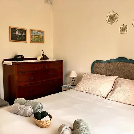 Cosy And Peaceful Seaside Vintage-style