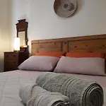 Cosy And Peaceful Seaside Vintage-style