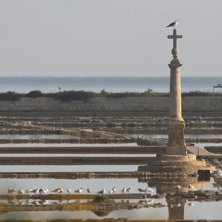 Cosy And Peaceful Seaside Vintage-style Naxxar