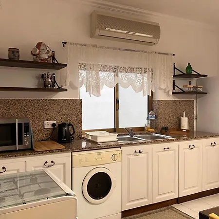Cosy And Peaceful Seaside Vintage-style Apartment Naxxar