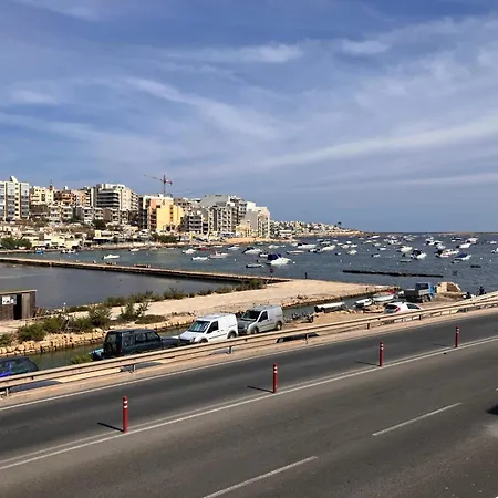 Cosy And Peaceful Seaside Vintage-style Apartment Naxxar