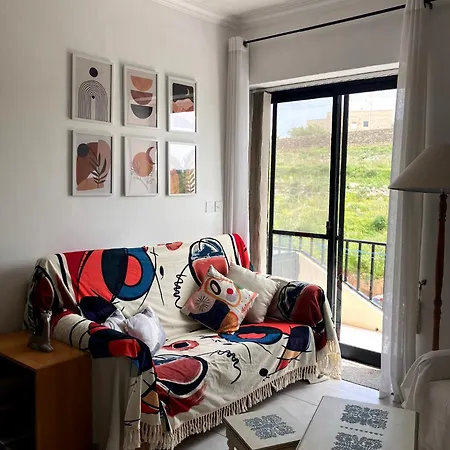 Cosy And Peaceful Seaside Vintage-style *
