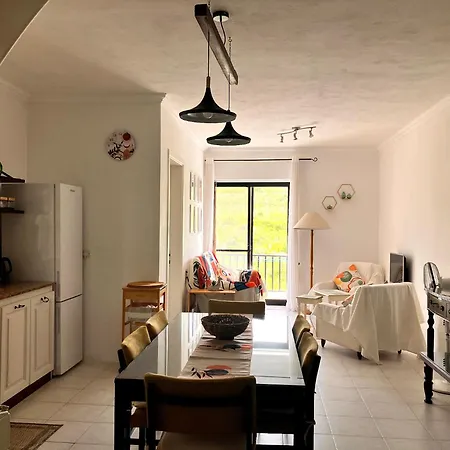 Cosy And Peaceful Seaside Vintage-style Apartment