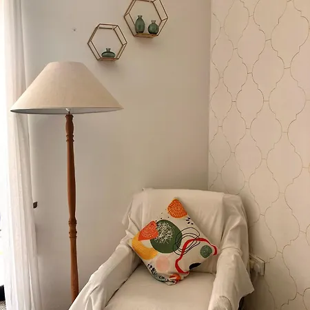 Cosy And Peaceful Seaside Vintage-style * Naxxar