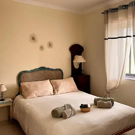 Cosy And Peaceful Seaside Vintage-style *